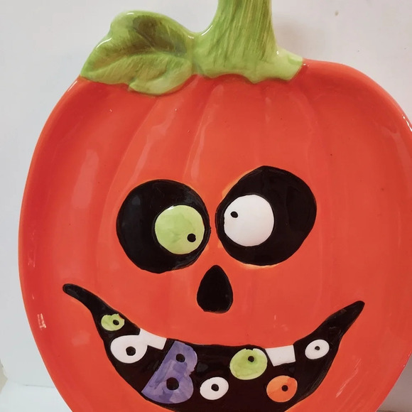 Gibson Home Kookoomon Pumpkin Shaped Plate Set of 4 - Picture 3 of 9